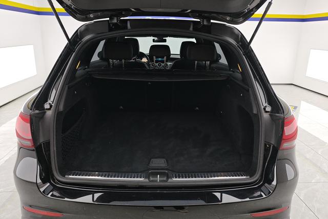 Mercedes Benz GLC 2021 — фото 16