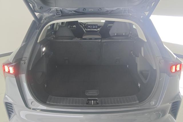 Lynk 06 EM-P 2022 Темно-серый из Китая