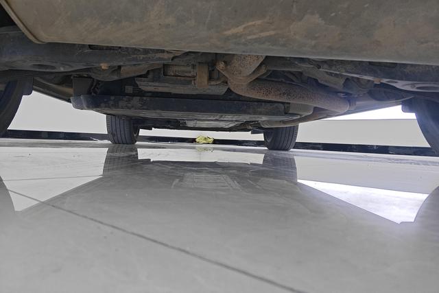 Lynk 06 EM-P 2022 Темно-серый из Китая, фото 2