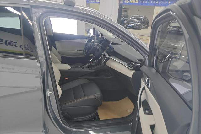 Lynk 06 EM-P id 3823557 из Китая 15