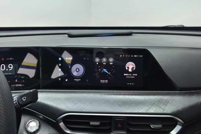 Chang'an UNI-T 2023 Темно-серый из Китая, фото 3