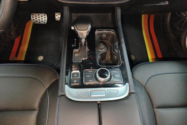 BAIC BJ40 2019 PLUS 2.3 T AT 4 WD VI — фото 15