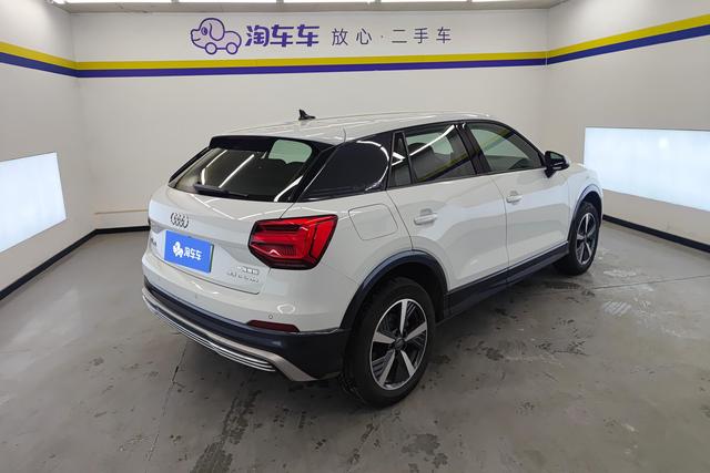 Audi Q2L e-tron 2020 Белый из Китая