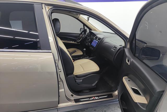 Dongfeng Fengxing Jingyi X3 2015 — фото 16