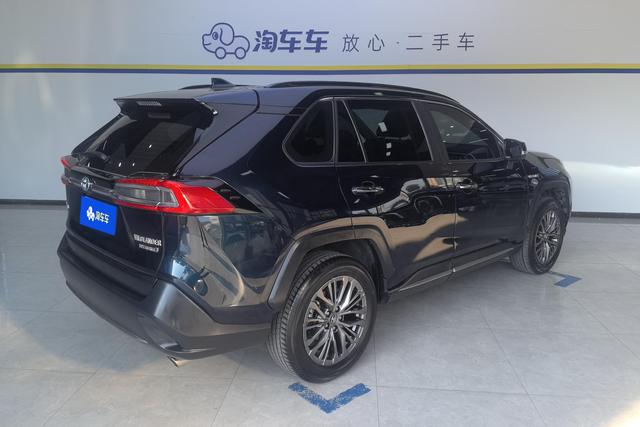 Toyota Wildlander 2023 2.5 L 4 WD — фото 3