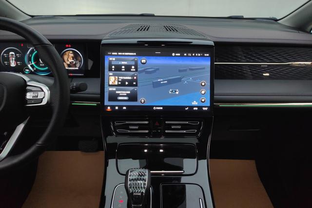Trumpchi M8 2024 2.0 TGDI — фото 10