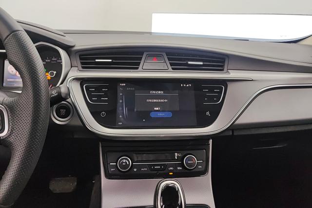 Geely Emgrand GL 2018 — фото 12