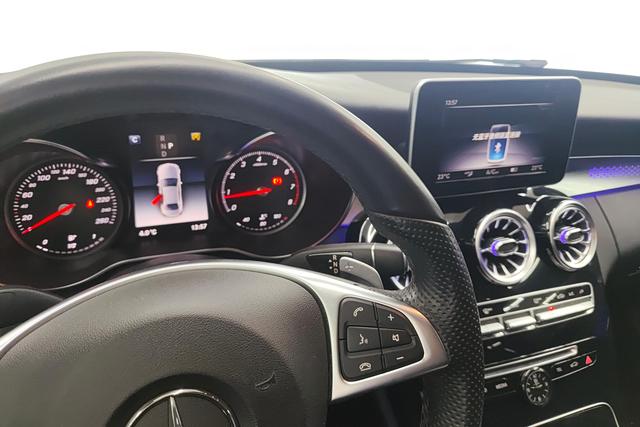 Mercedes Benz C-Class 2018 — фото 13