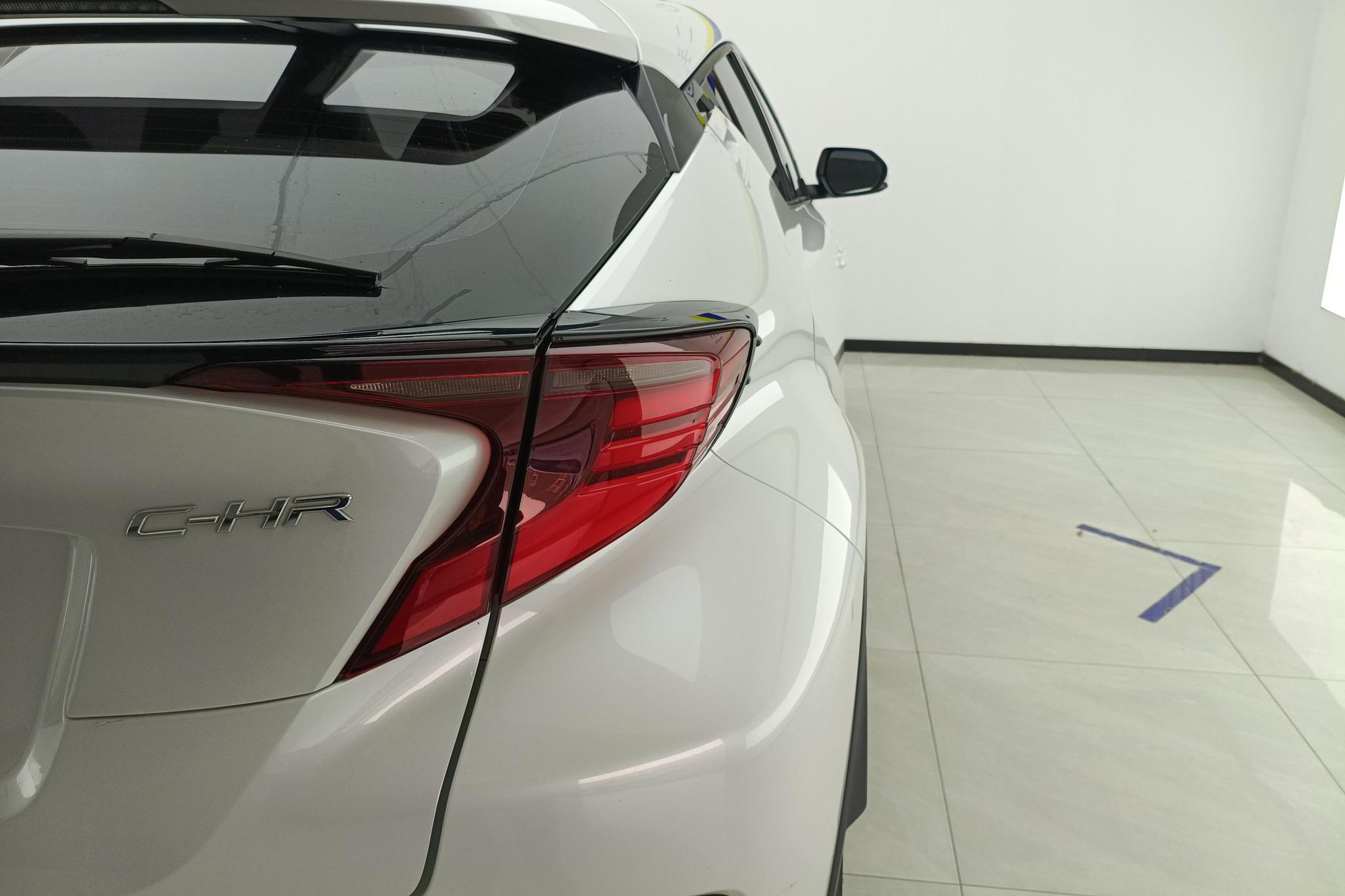 Toyota C-HR 2021 2.0L Luxury