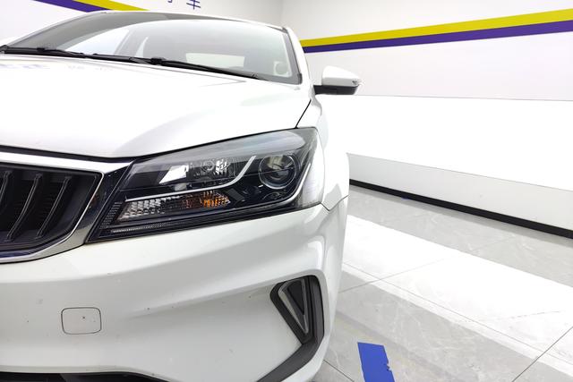 Geely Emgrand 2021 UP 1.5 L CVTLuxury — фото 5