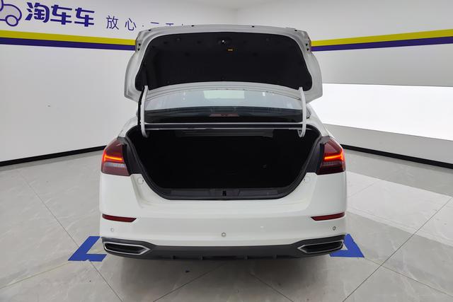 Geely Emgrand 2021 UP 1.5 L CVTLuxury — фото 17