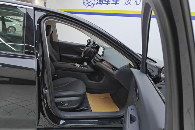 Red flag E-QM5 2023 Черный из Китая, фото 3