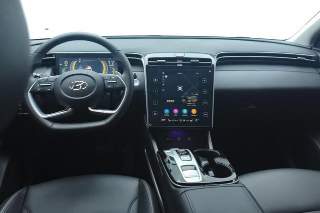 Hyundai Tucson 2021 L 1.5 T LUX 2 WD — фото 13