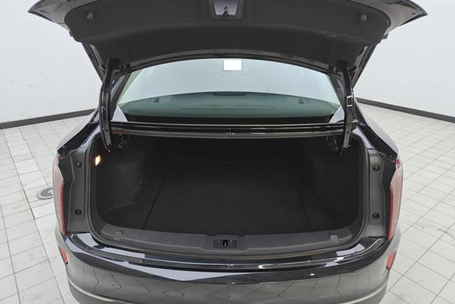 Red flag E-QM5 2023 Черный из Китая