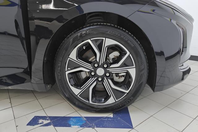 Red flag E-QM5 id 3785459 из Китая 16