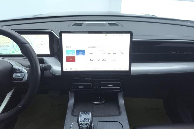 Trumpchi GS8 2024 2.0 TGDI 2 WD — фото 12