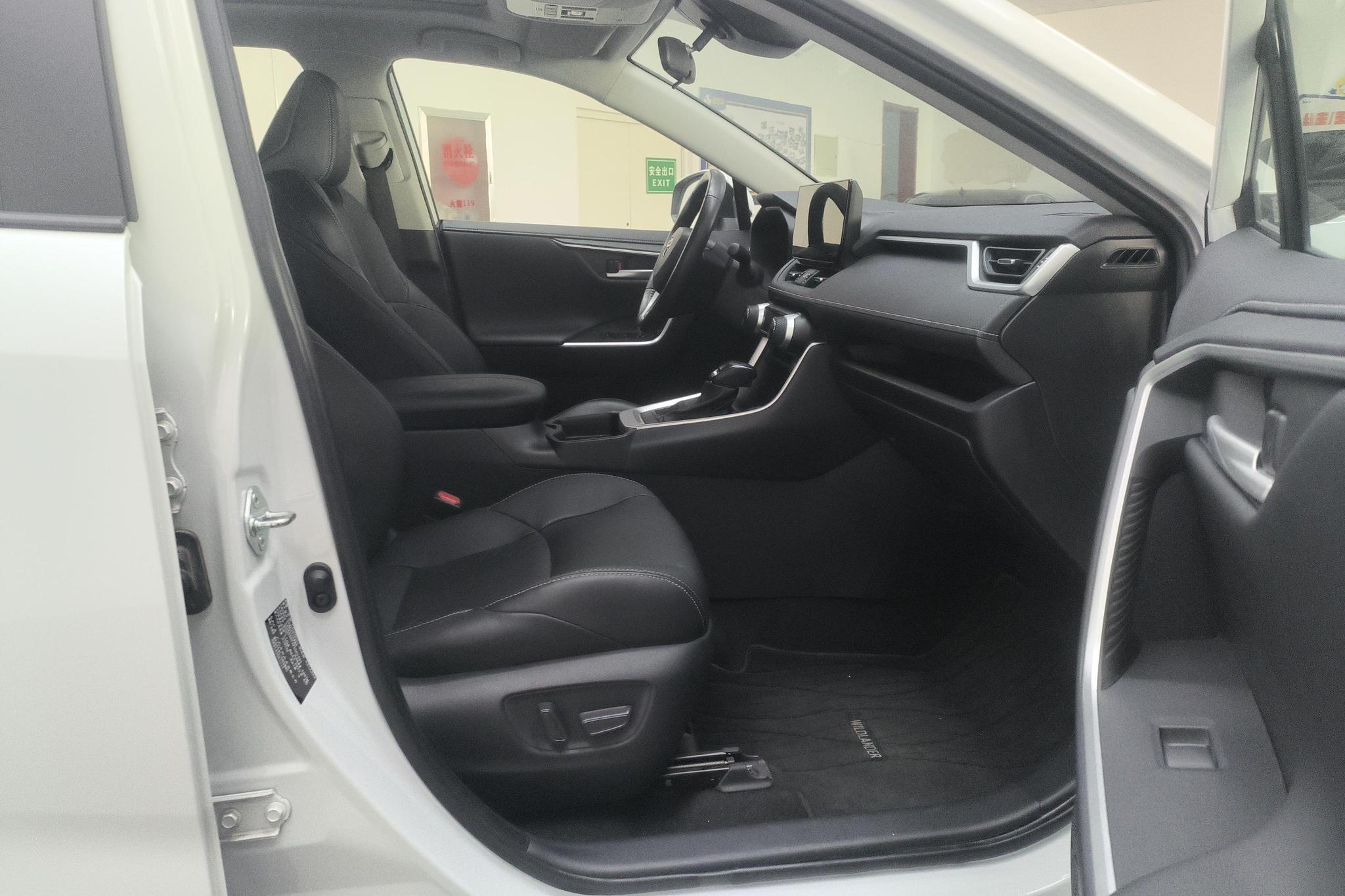 Toyota Wildlander 2023 2.0L Luxury PLUS