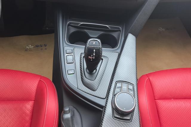 BMW 3 Series 2019 — фото 14