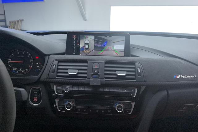 BMW 3 Series 2019 — фото 12