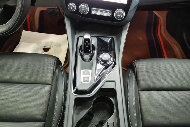 Lynk 03 2022 Черный из Китая, фото 2