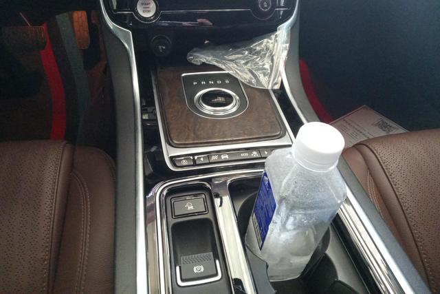 Jaguar XFL 2018 Коричневый из Китая, фото 6