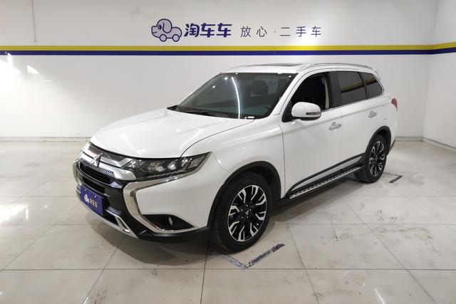 Mitsubishi Outlander 2020 — фото 1