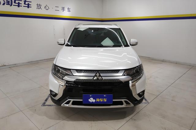 Mitsubishi Outlander 2020 — фото 2