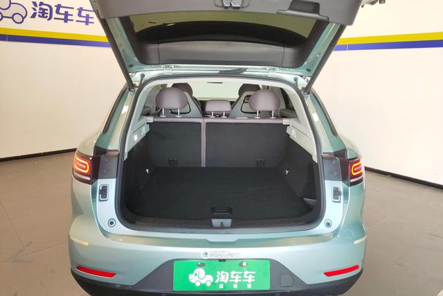 Leapmotor C11 Hybrid 2023 — фото 17