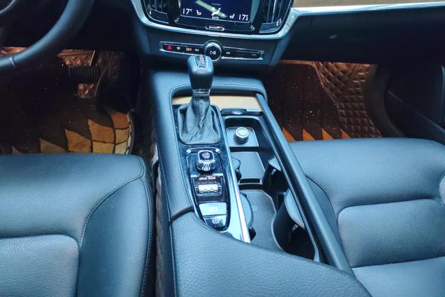 VOLVO S90 2019 — фото 14