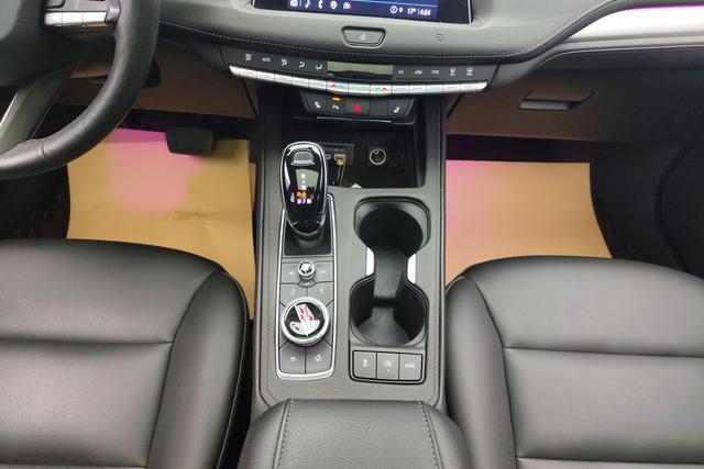 Cadillac XT4 id 3816745 из Китая 9