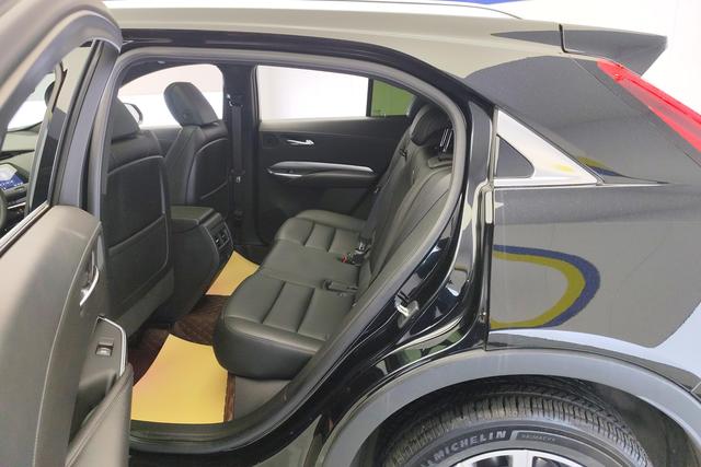 Cadillac XT4 id 3816745 из Китая 14