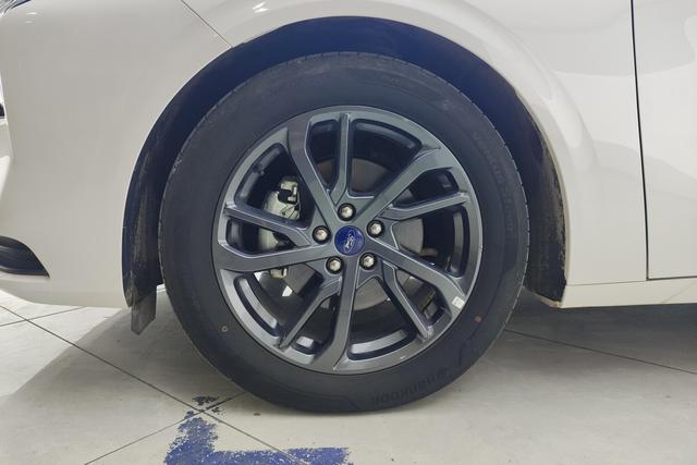 Ford Mondeo 2025 Eco Boost 245 Luxury — фото 9