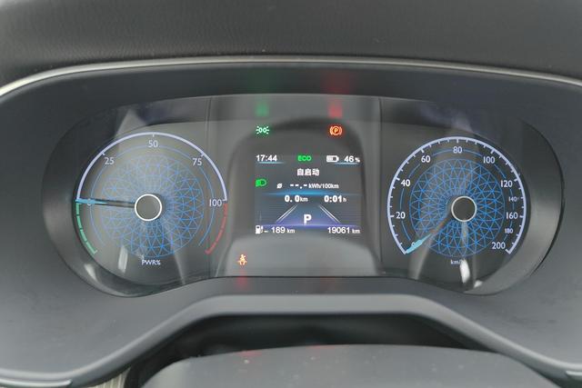 Red flag E-QM5 id 3784320 из Китая 10