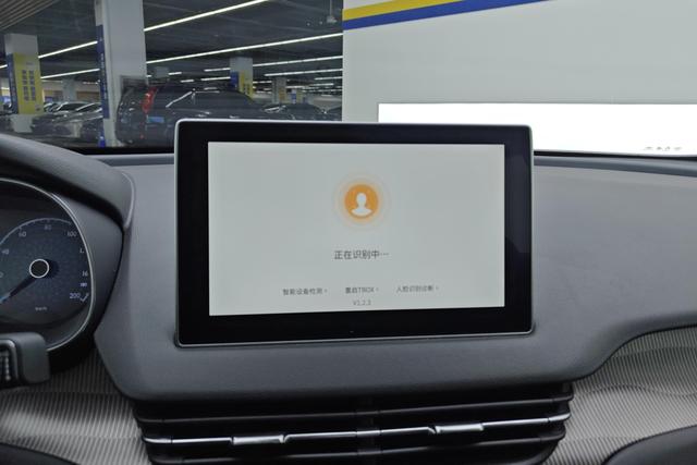 Red flag E-QM5 id 3784320 из Китая 11