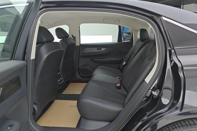 Red flag E-QM5 id 3784322 из Китая 15