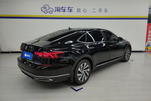 Volkswagen Passat Plug-in Hybrid 2020 — фото 3