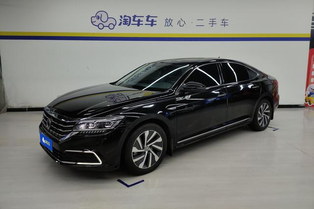 Volkswagen Passat Plug-in Hybrid 2020 — фото 1