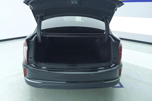 Red flag E-QM5 id 3785666 из Китая 16