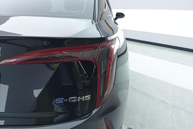 Red flag E-QM5 id 3785666 из Китая 17