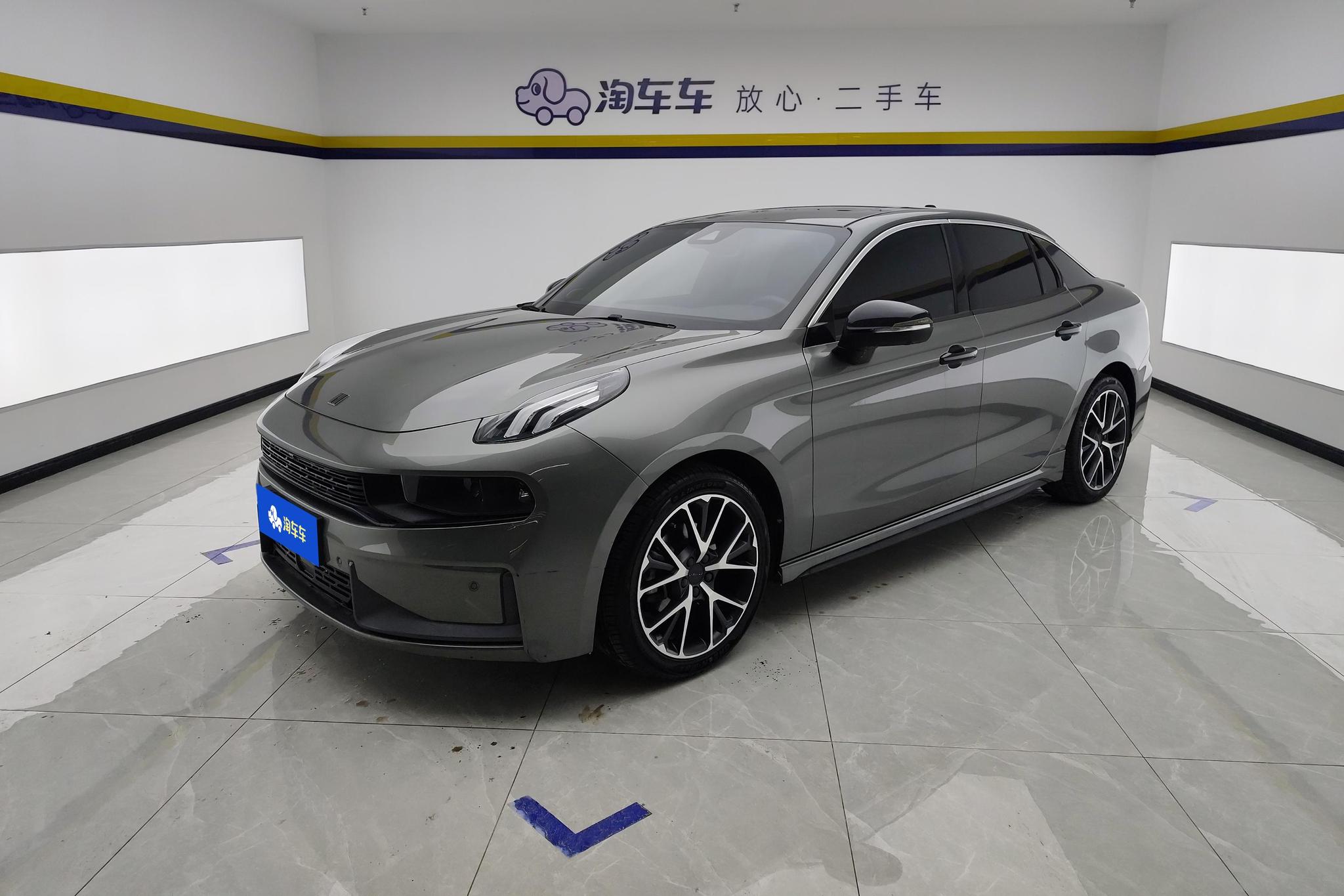 Lynk & Co 03