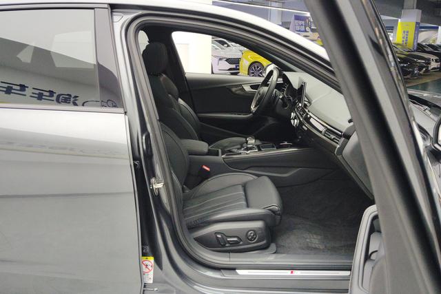 Audi A4L 2023 Темно-серый из Китая