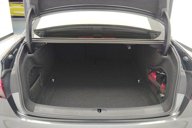 Audi A4L id 3837370 из Китая 10