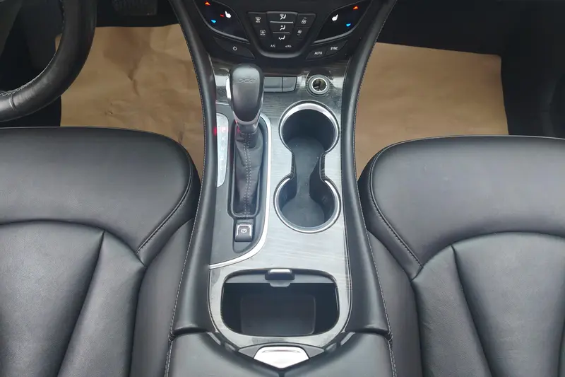 Buick Envision — фото 11