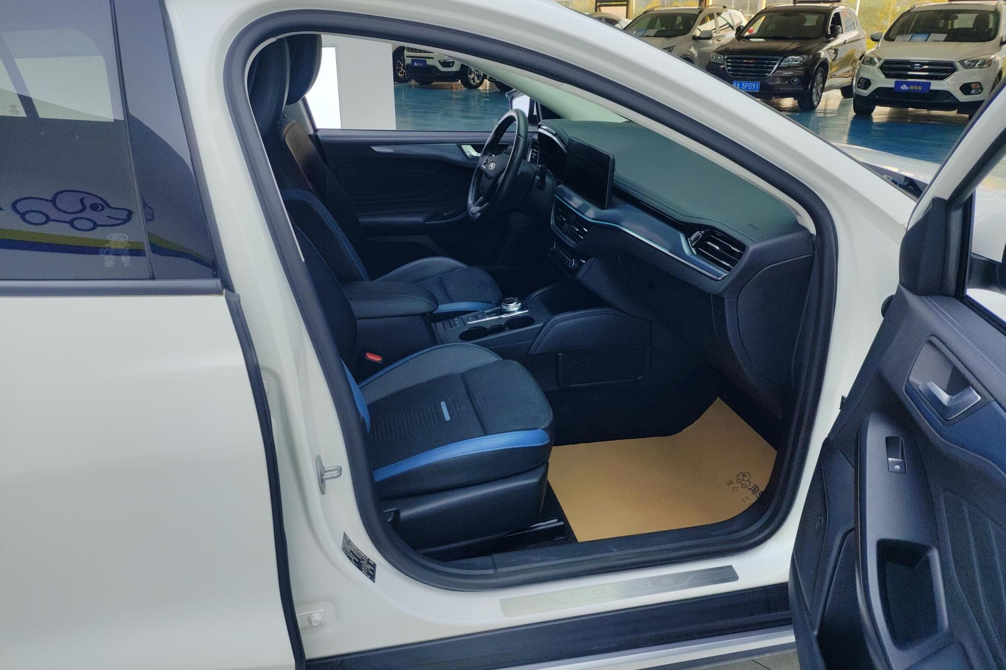 Ford Focus 2021 EcoBoost180 AT