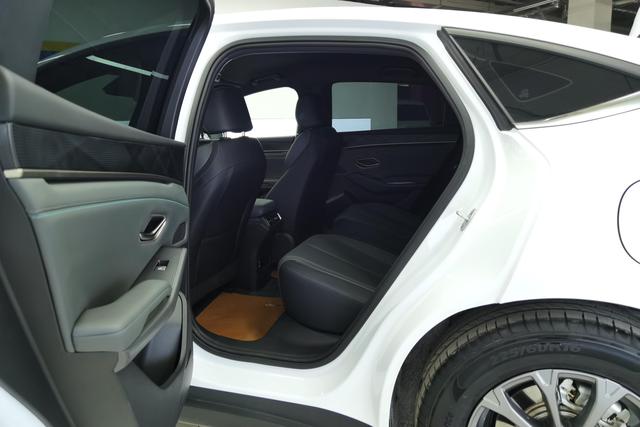 BYD Qin L DM 2025 Белый из Китая, фото 6