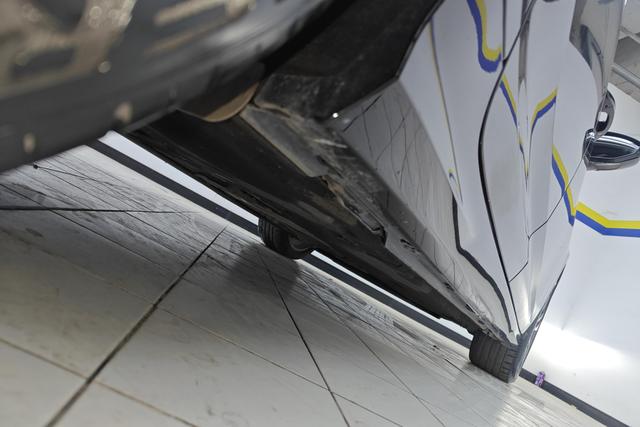 Audi A6L id 3784713 из Китая 9