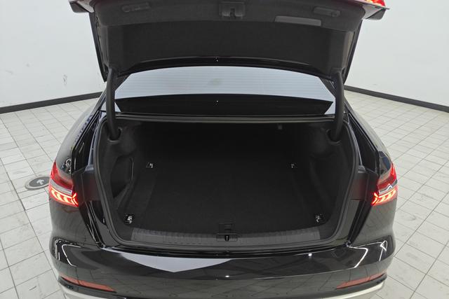 Audi A6L id 3784713 из Китая 12