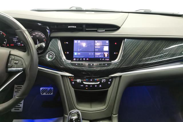 Cadillac XT6 2021 — фото 12