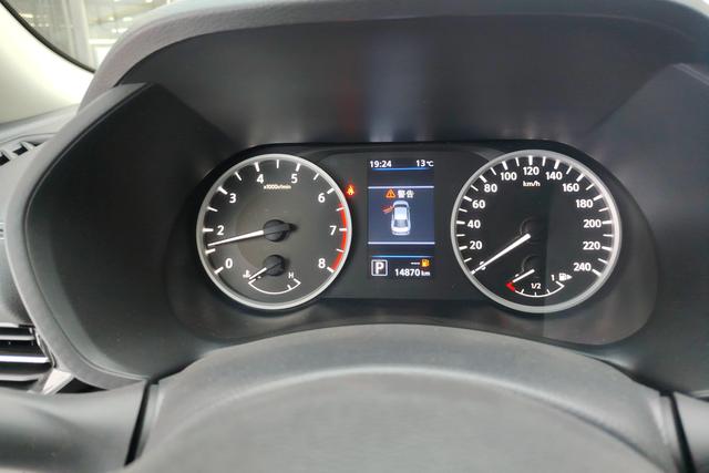 Nissan Sylphy 2022 1.6 L XL CVT — фото 13