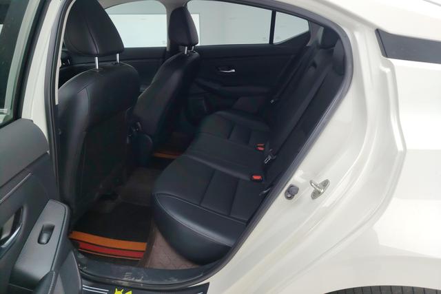Nissan Sylphy 2022 1.6 L XL CVT — фото 16